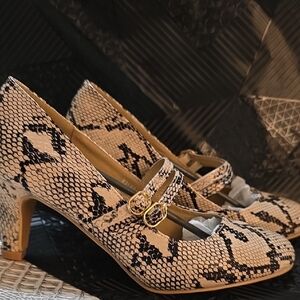 Chic Snakeskin Mary Jane Heels